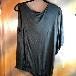 MAGGIE Ward‎ black w/ asymmetrical hem. One arm sleeve leather detail back 600